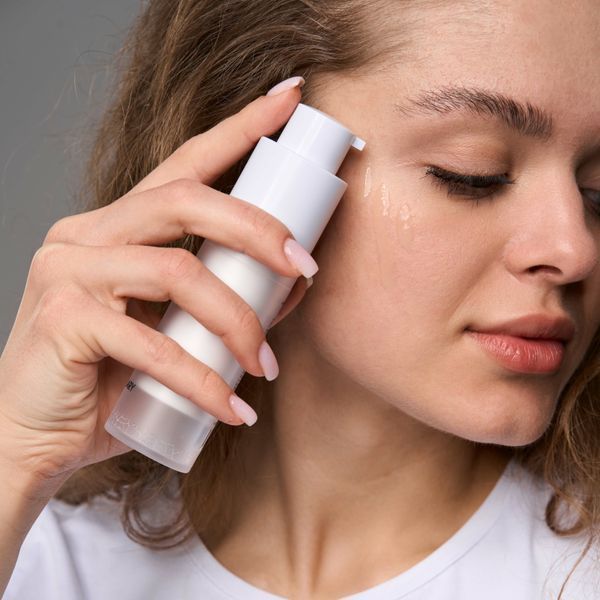 Hillary Сонцезахисна зволожуюча сироватка з вітаміном С SPF30 Sunscreen moisturier serum Vitamin C SPF30, 30 мл HI-08-470 фото